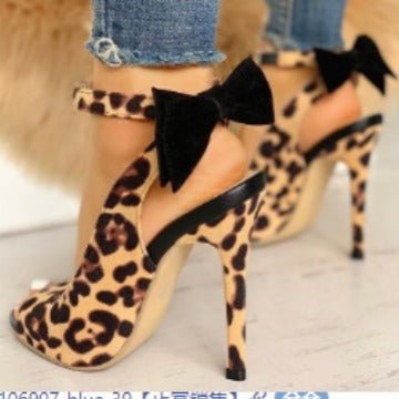 Summer Plus Size Sexy Stiletto Heel Sweet Bow Peep Toe Suede Sandals $52.26 Dana Fashion Color: Brown Size: 35 Women's shoes Product information: Lining material: PU Toe bracket shape: Fish Mouth Color: Brown Shoe Upper material: Suede Size: 35, 36, 37, 3