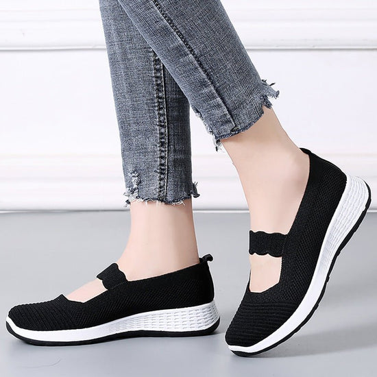 Summer Sports Low-cut Breathable Cloth Shoes For Women $28.45 Dana Fashion Color: Black Size: 36 Women's shoes Product information: Pattern: solid color Lining material: unlined Applicable sports: Universal Upper height: low top Heel height: low heel (1-3