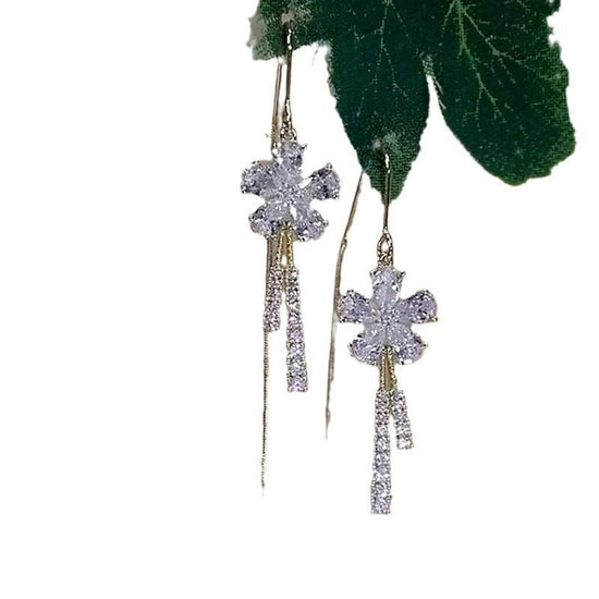 Super Flash Snowflake EAR Thread Women's Simple Fashion $20.00 Dana Fashion Color: Snowflake Ear Thread Women's Accessories Product information: Treatment Process: inlaid zircon Color: Snowflake EAR thread [18K gold plated]] Applicable population: Female