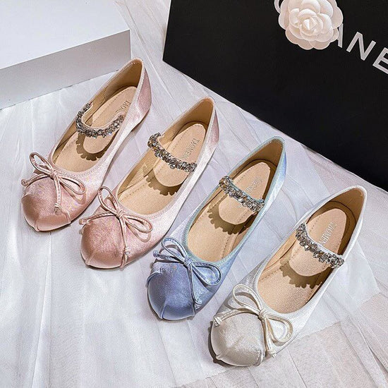 Super Soft Rhinestone Round Head Satin Ballet Shoes $45.50 Dana Fashion Color: Silk Blue Size: 33 Women's shoes Product information: Color: Silk White, silk blue, silk pink Heel shape: flat heel Size: 34, 35, 36, 37, 38, 39, 40, 41, 42, 43, 33 Sole craft: