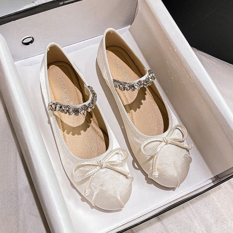 Super Soft Rhinestone Round Head Satin Ballet Shoes $45.50 Dana Fashion Color: Silk Blue Size: 33 Women's shoes Product information: Color: Silk White, silk blue, silk pink Heel shape: flat heel Size: 34, 35, 36, 37, 38, 39, 40, 41, 42, 43, 33 Sole craft: