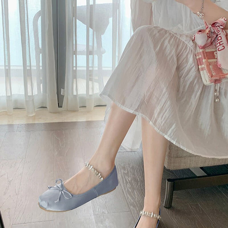 Super Soft Rhinestone Round Head Satin Ballet Shoes $45.50 Dana Fashion Color: Silk Blue Size: 33 Women's shoes Product information: Color: Silk White, silk blue, silk pink Heel shape: flat heel Size: 34, 35, 36, 37, 38, 39, 40, 41, 42, 43, 33 Sole craft: