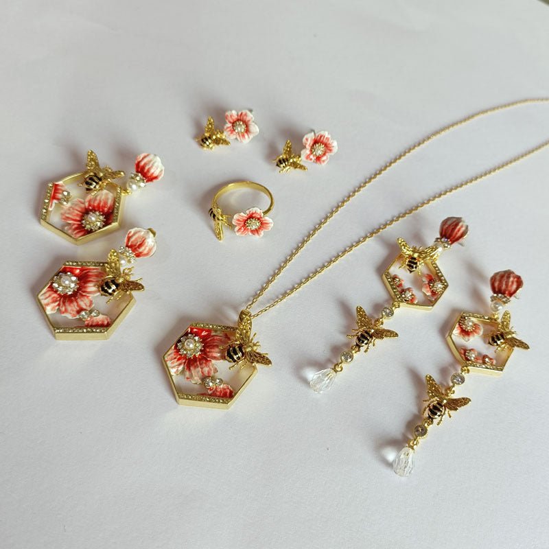Sweet Romantic Flower Bee Earrings Eardrops Female $59.50 Dana Fashion Color: Bracelet Women's Accessories Product information: Treatment Process: Electroplating Color: Ring, stud earrings A, stud earrings B, stud earrings C, necklace small, necklace larg