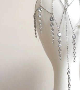 Tassel Headband Women's Rhinestone Chain $22.50 Dana Fashion Color: Silver Women's Accessories Product information: Treatment Process: Electroplating Color: Silver Applicable population: Female Material: Rhinestone Popular elements: Tassel Packing list: H
