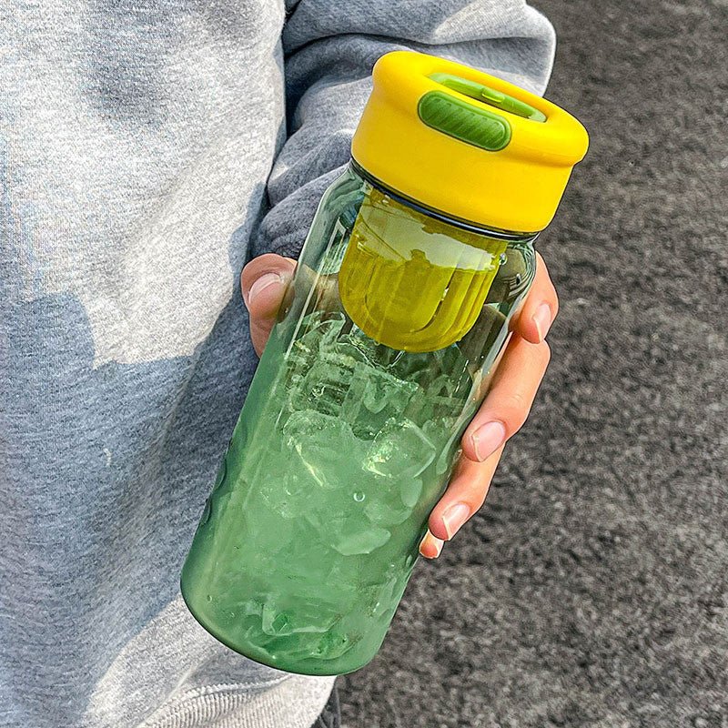 Tea Separation Cup Good Looking $17.46 Dana Fashion Color: Yellow capacity: 650ML Dana's Kitchen Product information: Style: Korean Material: Plastic Color: blue, pink, yellow, white Capacity: 650mL Size: 7 * 20cm Packing list: Water cup*1