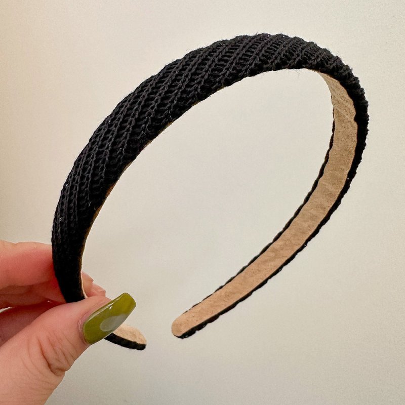 Temperament Wild Gentle And Younger Headband Hairpin Hair Ornaments $9.00 Dana Fashion Color: Black Women's Accessories Product information: Processing process: manual Color: black, beige, brown, khaki, mixed batch Applicable people: women Material: cloth
