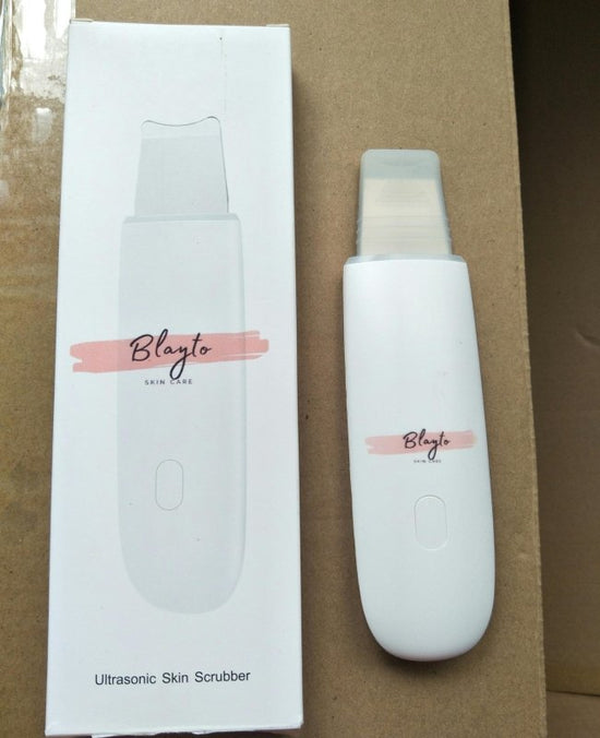 The Ultimate Face Cleaner $89.99 Dana Fashion Color: Whiteprint Beauty Tools Features: Ultrasound: Using the principle of ultrasound, enter the skin's epidermis to remove surface grease and dirt while cleaning up waste impurities. Operation introduction:
