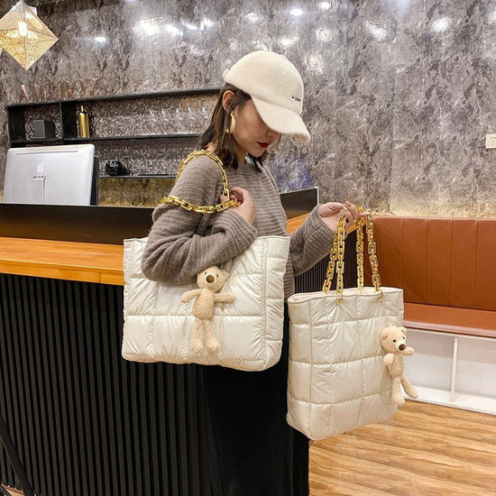 Thick Chain Tote Bags for Women Leather Big Shoulder Bag Ladies Large Capacity Shopper Purse Luxury Handbag $45.50 Dana Fashion Color: Black Women's Bags Overview Great for on the go, bring this suede-lined organizer's dream on your arm wherever the day t