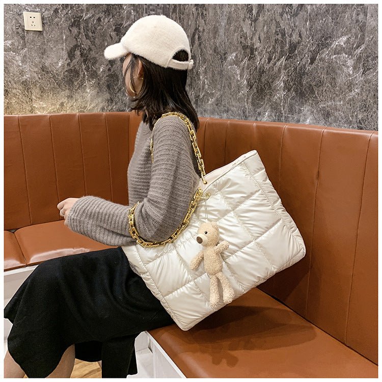 Thick Chain Tote Bags for Women Leather Big Shoulder Bag Ladies Large Capacity Shopper Purse Luxury Handbag $45.50 Dana Fashion Color: Black Women's Bags Overview Great for on the go, bring this suede-lined organizer's dream on your arm wherever the day t