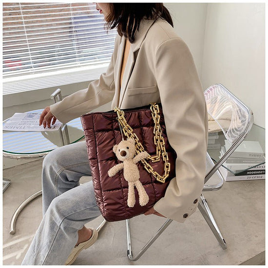 Thick Chain Tote Bags for Women Leather Big Shoulder Bag Ladies Large Capacity Shopper Purse Luxury Handbag $45.50 Dana Fashion Color: Black Women's Bags Overview Great for on the go, bring this suede-lined organizer's dream on your arm wherever the day t