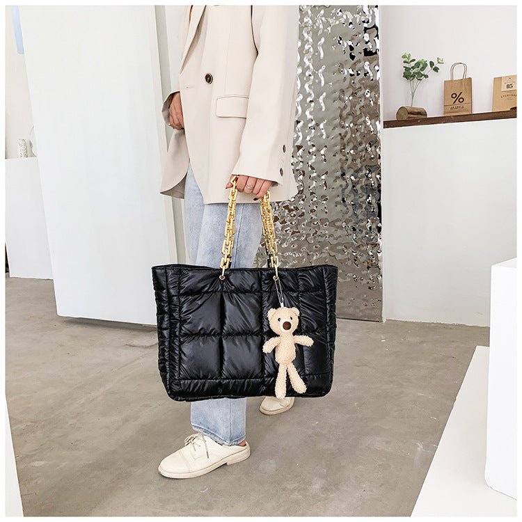 Thick Chain Tote Bags for Women Leather Big Shoulder Bag Ladies Large Capacity Shopper Purse Luxury Handbag $45.50 Dana Fashion Color: Black Women's Bags Overview Great for on the go, bring this suede-lined organizer's dream on your arm wherever the day t