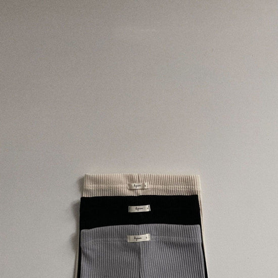 Thin Cropped Pants Baby Threaded Underwear Leggings Safety $18.98 Dana Fashion Color: Apricot Suit Height: 100cm Baby Clothing Product information: Pattern: solid color Color: apricot, gray black, pink stripes, black stripes Flight opening: hair band Suit