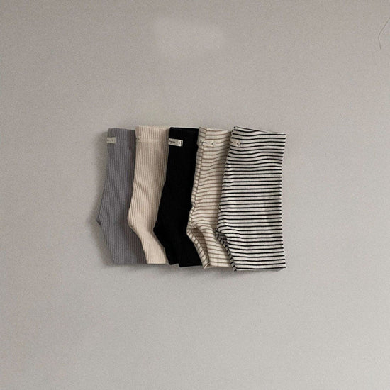 Thin Cropped Pants Baby Threaded Underwear Leggings Safety $18.98 Dana Fashion Color: Apricot Suit Height: 100cm Baby Clothing Product information: Pattern: solid color Color: apricot, gray black, pink stripes, black stripes Flight opening: hair band Suit