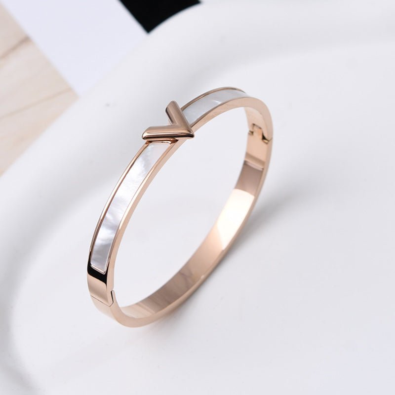 Titanium Steel V-shaped Female Bracelet Ins Special-interest Design Bracelet $24.52 Dana Fashion Color: Rose Gold Women's Accessories Product information: Treatment Process: Electroplating Color: gold, rose gold, silver Material: titanium steel Popular el
