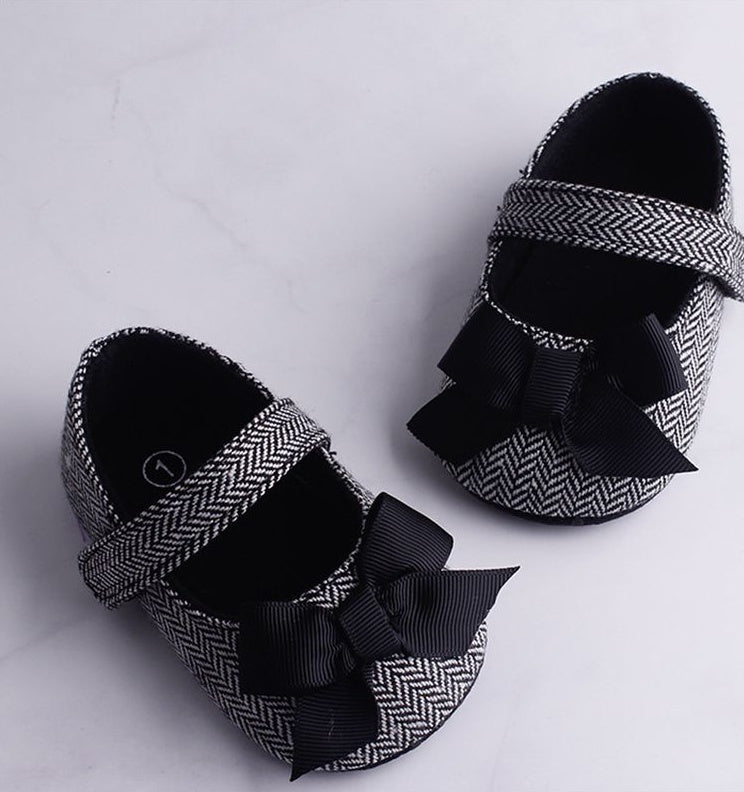 Toddler Crib Shoes for Baby boy Kid Summer gir $38.57 Dana Fashion Color: Black Size: 11cm Baby & Mother