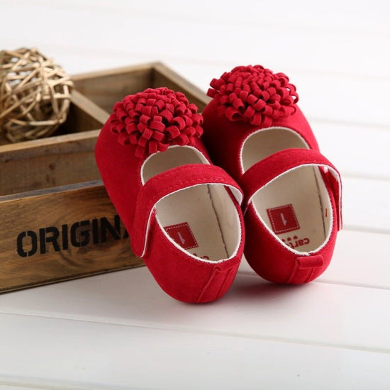 Toddler Shoes Female Baby Shoes Soft Sole Princess Series Step Shoes Baby Shoes $15.71 Dana Fashion Color: Apricot Shoe size: 11CM to 40g Baby & Mother Product Information: Color: yellow, red, pink,apricot Upper material: cotton Popular elements: flowers