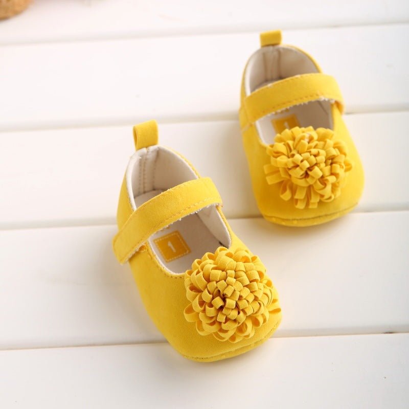 Toddler Shoes Female Baby Shoes Soft Sole Princess Series Step Shoes Baby Shoes $15.71 Dana Fashion Color: Yellow Shoe size: 11CM to 40g Baby & Mother Product Information: Color: yellow, red, pink,apricot Upper material: cotton Popular elements: flowers T