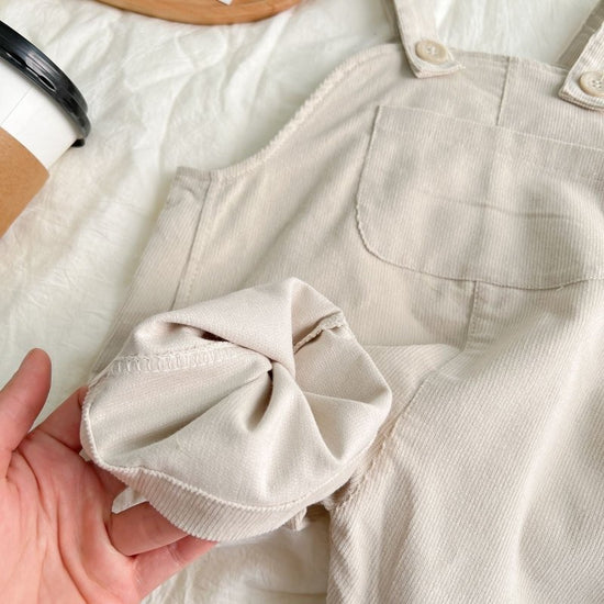 Toddler Simple Plaid Corduroy Bib Pants $37.98 Dana Fashion Color: Brown Size: 66cm Baby Clothing Product information : Thickness: General Main fabric composition: cotton Main fabric content: 95 (%) Closure style: double breasted Style: Korean Style: long