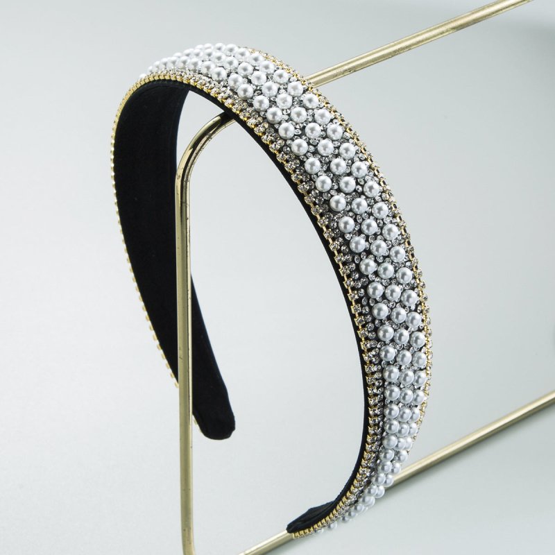 Trendy Colorful Diamond Non-slip Headband Women's Simple $15.00 Dana Fashion Color: Pearl Women's Accessories Product information: Treatment Process: Diamond Color: white, black, colorful, brown, pink, Rainbow, Pearl Applicable people: women Material: clo