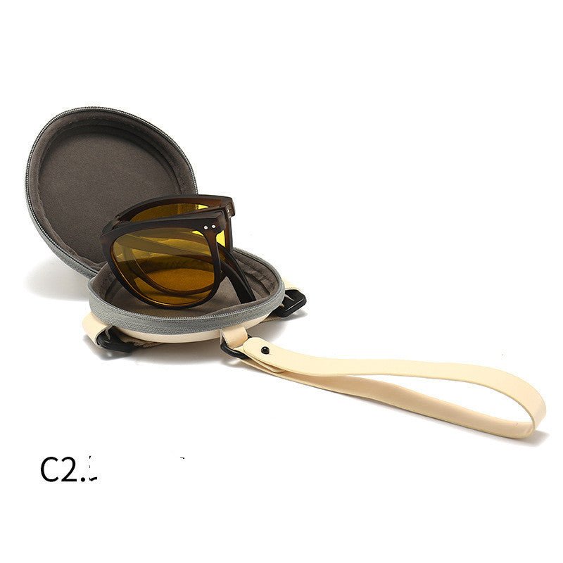 Trendy Foldable Sunglasses For Women TR Polarized Folding Sun Glasses $11.00 Dana Fashion Color: Amber Coffee style: With case Glasses degree: Polarized light Women's Accessories Overview: 1. Ultralight Comfy Material Frame: Ideal fit ensures that our sun