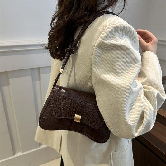 Trendy Retro Lock Simple Underarm Small Square Shoulder Bag $21.97 Dana Fashion Color: Black Women's Bags Product information: Lining texture: no lining Color: brown, black, red, white Outer bag type: clamshell bag Hardness: soft Material: PU Suitcase sha