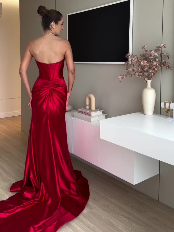 Tube Top Slit Red Extra Long Evening Dress $65.63 Dana Fashion Color: Red Size: L Women's clothing Details Design:Solid Color Style:Elegant Thickness: Regular Material: Polyester Occasion:Party，Wedding Size & Fit Dress Length:Maxi Elasticity:Inelastic Fit