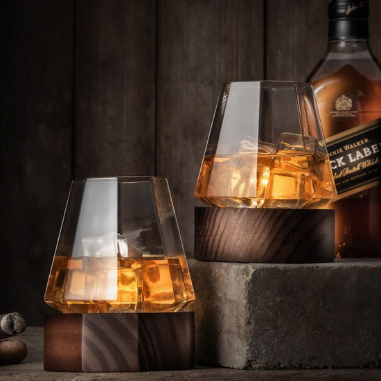 Tumbler Wine Glass Crystal Handmade Wine Glass Foreign Wine Glass $22.15 Dana Fashion style: A Dana's Kitchen Product information: Material: crystal Glass capacity: 301mL (inclusive)-400mL (inclusive) Type: Whiskey glass Manual: yes Product description: C
