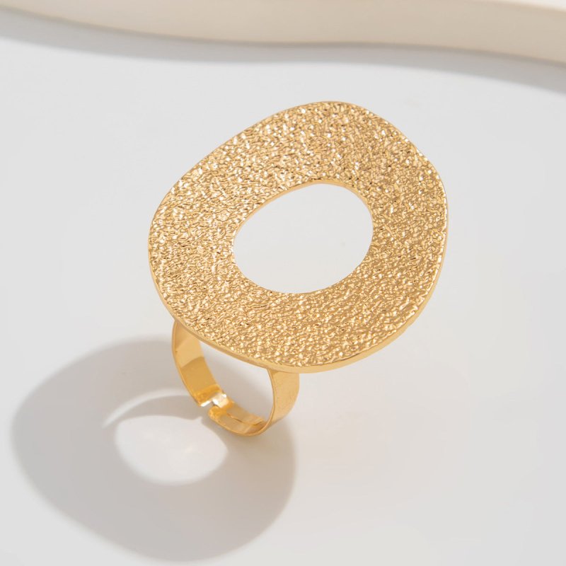 Twin Style Alloy Pleated Square Ring $13.21 Dana Fashion Color: 02 Light Gold Ring 0891 Women's Accessories Product information: Type: Ring, ring Treatment Process: Electroplating Color: 01 light gold ring 0882,01 White k circle 0882,02 light gold ring 08