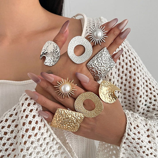 Twin Style Alloy Pleated Square Ring $13.21 Dana Fashion Color: 01 Light Gold Ring 0882 Women's Accessories Product information: Type: Ring, ring Treatment Process: Electroplating Color: 01 light gold ring 0882,01 White k circle 0882,02 light gold ring 08
