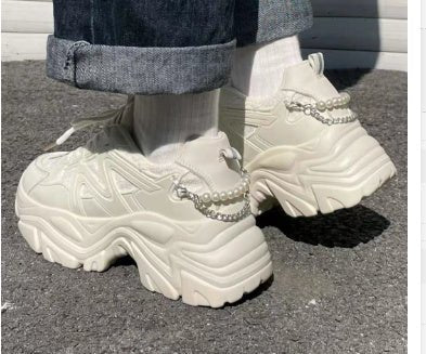 Ultra-thin Elevator Shoes Resin Sole Sneaker $39.99 Dana Fashion Color: White Size: 35 Women's shoes Product information: Pattern: solid color Lining material: Cotton Color: White Upper height: low top Size: 35, 36, 37, 38, 39, 40 Sole craft: injection mo