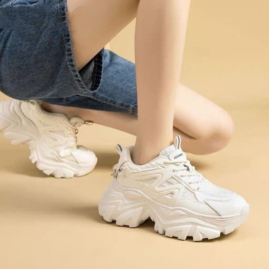 Ultra-thin Elevator Shoes Resin Sole Sneaker $39.99 Dana Fashion Color: White Size: 35 Women's shoes Product information: Pattern: solid color Lining material: Cotton Color: White Upper height: low top Size: 35, 36, 37, 38, 39, 40 Sole craft: injection mo
