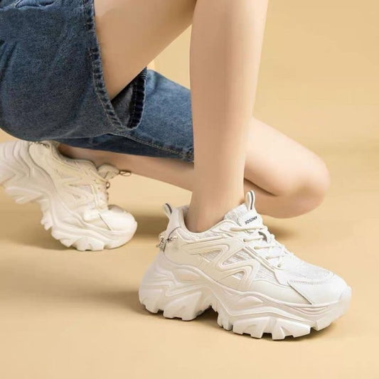 Ultra-thin Elevator Shoes Resin Sole Sneaker $39.99 Dana Fashion Color: White Size: 35 Women's shoes Product information: Pattern: solid color Lining material: Cotton Color: White Upper height: low top Size: 35, 36, 37, 38, 39, 40 Sole craft: injection mo
