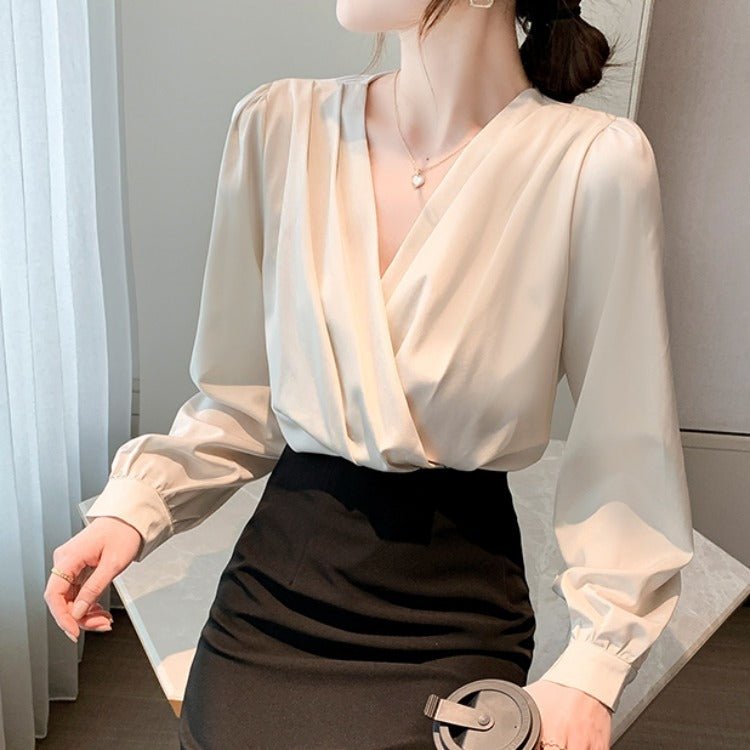 V-neck Satin Long-sleeved Shirt Women's Professional Bottoming Shirt $50.00 Dana Fashion Color: Black Size: 2XL Women's clothing Product information: Color: white, black, khaki Sleeve type: regular sleeve Main fabric composition: Polyester Fiber (polyeste