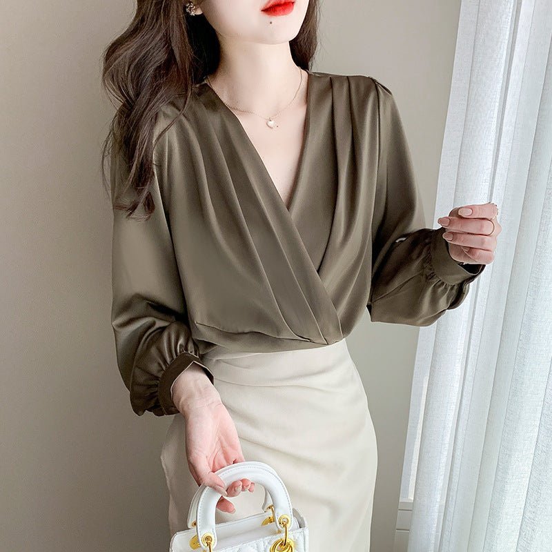 V-neck Satin Long-sleeved Shirt Women's Professional Bottoming Shirt $50.00 Dana Fashion Color: Khaki Size: 2XL Women's clothing Product information: Color: white, black, khaki Sleeve type: regular sleeve Main fabric composition: Polyester Fiber (polyeste