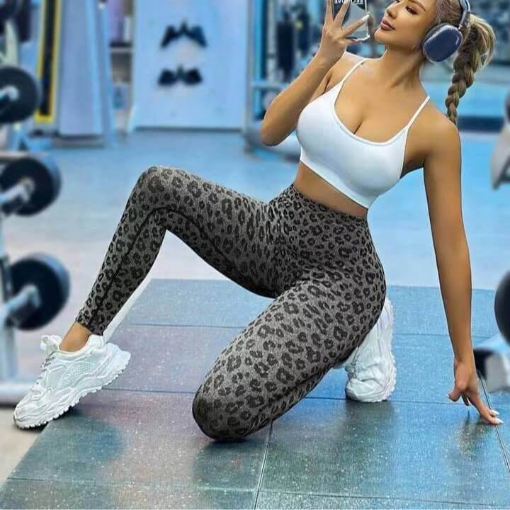 V Waist Double Hip Lifting Leopard Print Yoga Pants Women $32.50 Dana Fashion Color: Gray Size: L Women's clothing Product information: Color: gray, Rose, pink Size: S,M,L Lining ingredient content: 90 Applicable scenarios: running, fitness and bodybuildi
