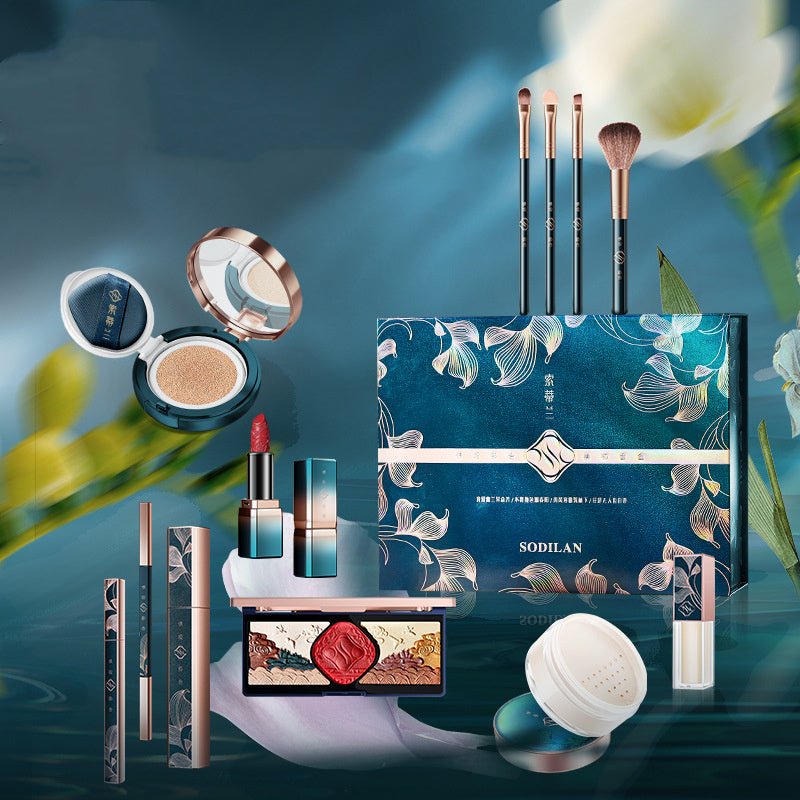Valentine's Day Birthday Gift Antique Carved Lipstick With Brush $159.00 Dana Fashion Color: Makeup Gift Box makeup Product information : Efficacy: Concealer, Modification Specifications: normal specifications Model: Sotilan Love To Rhyme Makeup Gift Box