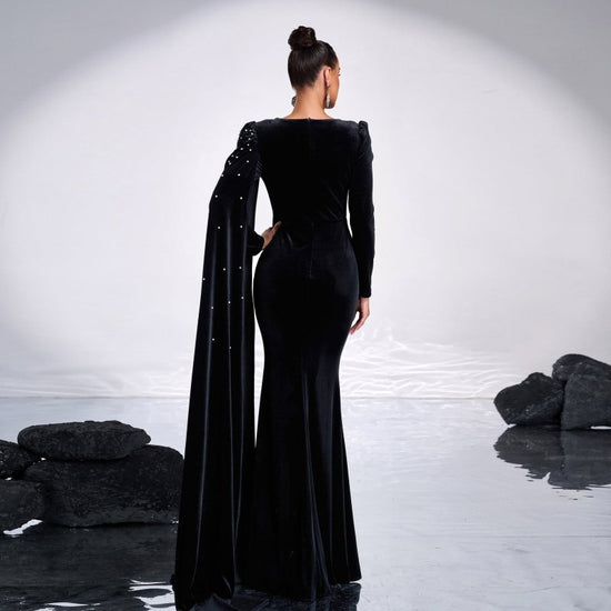 Velvet Round Neck Long Sleeve Rhinestone Evening Dress $104.99 Dana Fashion Color: Black Size: L Women's clothing معلومات المنتج: النمط: لون سادة نوع التنورة: تنورة الورك اللون: أسود نوع الخصر: خصر مرتفع المقاس: S، M، L، XL نوع الطراز: أنيق شكل المجموعة: