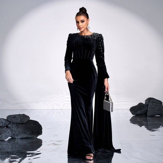 Velvet Round Neck Long Sleeve Rhinestone Evening Dress $104.99 Dana Fashion Color: Black Size: L Women's clothing معلومات المنتج: النمط: لون سادة نوع التنورة: تنورة الورك اللون: أسود نوع الخصر: خصر مرتفع المقاس: S، M، L، XL نوع الطراز: أنيق شكل المجموعة: