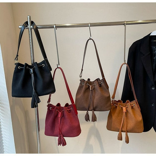 Versatile Personality Shoulder Messenger Bag Fashion Simple $49.60 Dana Fashion Color: Black Women's Bags Product information: Lining texture: synthetic leather Applicable scenario: Daily configuration Color: wine red, black, brown, brown Material: PU Sui