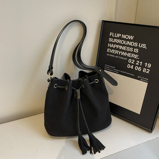 Versatile Personality Shoulder Messenger Bag Fashion Simple $49.60 Dana Fashion Color: Black Women's Bags Product information: Lining texture: synthetic leather Applicable scenario: Daily configuration Color: wine red, black, brown, brown Material: PU Sui