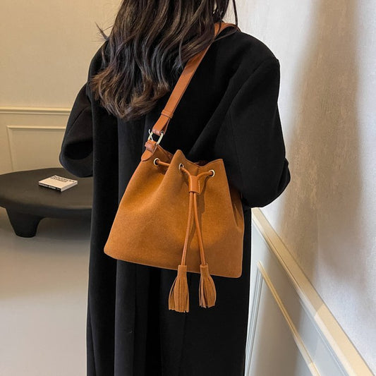 Versatile Personality Shoulder Messenger Bag Fashion Simple $49.60 Dana Fashion Color: Black Women's Bags Product information: Lining texture: synthetic leather Applicable scenario: Daily configuration Color: wine red, black, brown, brown Material: PU Sui