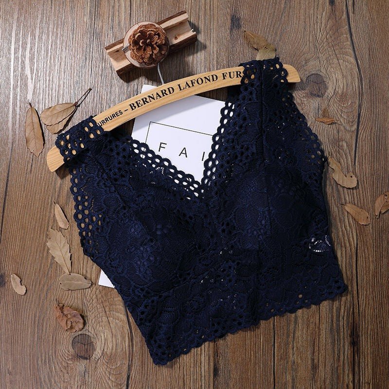 Vest Women Wrapped Chest Tube Top Underwear Lace Bottoming Bra $21.99 Dana Fashion Color: Blue Size: One size Women's clothing Product information: Product Category: Wrapped Chest Main fabric composition: Nylon The content of the main fabric ingredient: 9