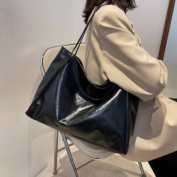 Vintage Shoulder Bags For Women Large Capacity Handbag Tote Bag $27.50 Dana Fashion Color: Black Women's Bags Product information: Material: PU Style: fashionable and simple Features: solid color Colour: white, red, blue, black, dark brown Size Informatio