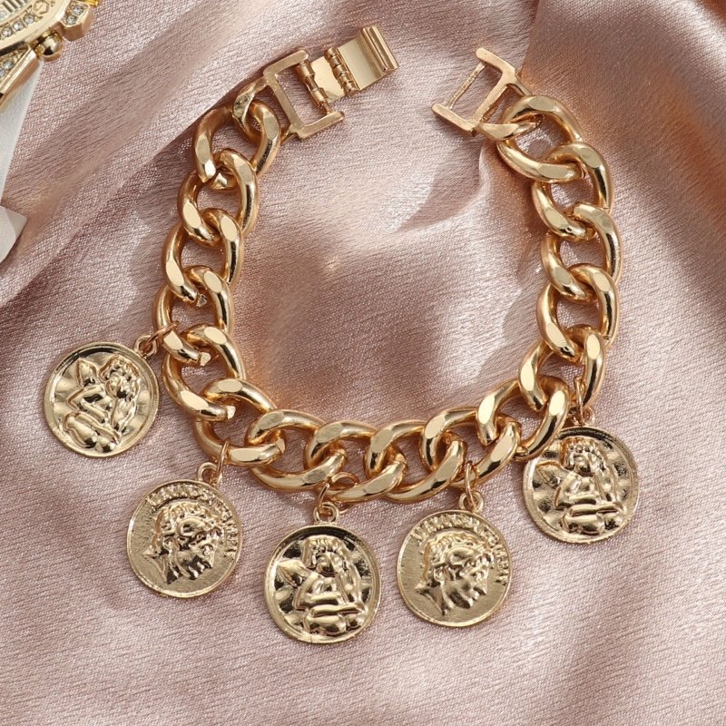 Watch Men's Diamond Large Dial Quartz Watch $20.37 Dana Fashion Color: Gold Women's Accessories Product information: Color: gold, silver, bracelet, golden suit Thickness: 10mm Waterproof: no Movement type: Quartz Mirror material: ordinary glass mirror Wat