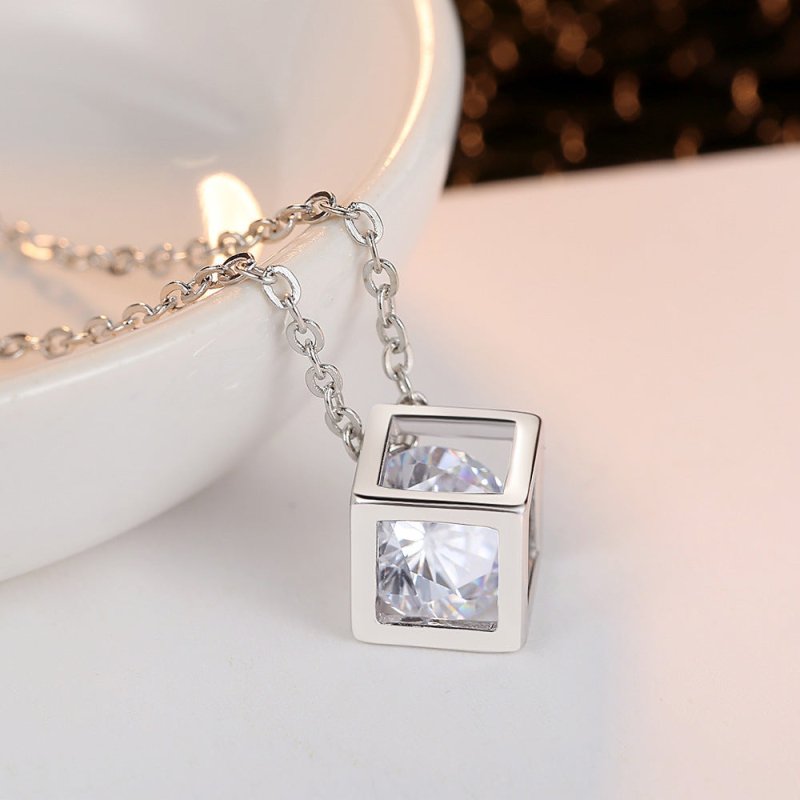 Water cube zircon set $19.00 Dana Fashion Color: Gold Women's Accessories Product material: The raw material is copper inlaid with zircon, and the surface is electroplated with platinum Product packaging: independent pp bag, anti-friction, anti-oxidation,