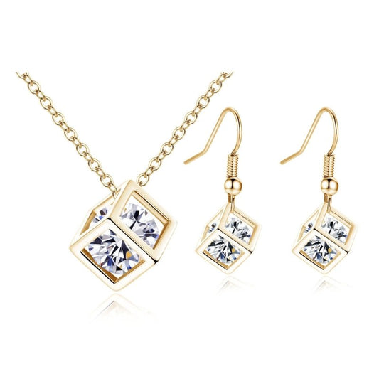 Water cube zircon set $19.00 Dana Fashion Color: Gold Women's Accessories Product material: The raw material is copper inlaid with zircon, and the surface is electroplated with platinum Product packaging: independent pp bag, anti-friction, anti-oxidation,