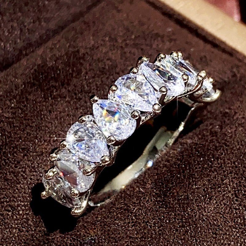 Water Drop Gang Drill Star Same Water Drop Spiral Ring $15.50 Dana Fashion Color: White Gold Color Size: No 10 Women's Accessories Product information: Type: Ring Treatment Process: inlaid zircon Color: Q193 White Gold Applicable population: Female Size: