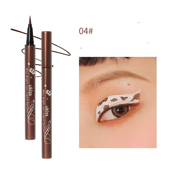 Waterproof color eyeliner pen $75.00 Dana Fashion Color: Dark brown makeup Name: Liquid Eyeliner Pen Net content: 0.6g Suitable for the crowd: make-up enthusiasts, novice gospel, product introduction: avoid drawing good eye makeup due to sweat, Blurred du