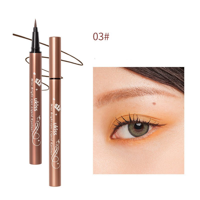 Waterproof color eyeliner pen $75.00 Dana Fashion Color: Light brown makeup Name: Liquid Eyeliner Pen Net content: 0.6g Suitable for the crowd: make-up enthusiasts, novice gospel, product introduction: avoid drawing good eye makeup due to sweat, Blurred d