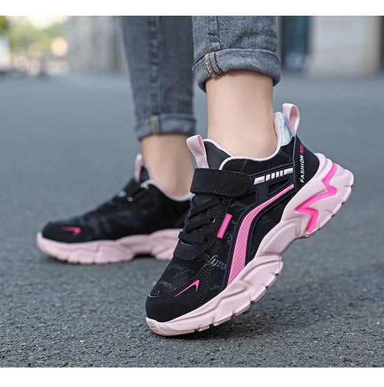 Waterproof Leather Girls Casual Sneaker $35.50 Dana Fashion Color: Black And Red Cotton size: 27 Women's shoes Product information: Pattern: Letters Thickness: ordinary thickness Applicable site: hard ground Color: pink leather surface, pink cotton, black